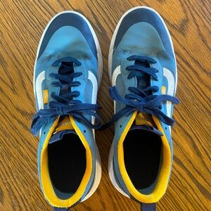 Men’s Vans, size 9, Good Used Condition!
